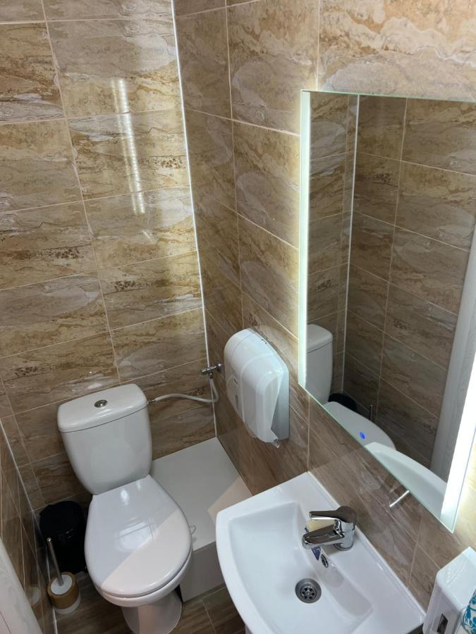 Benny & Bella Guest House Oradea Extérieur photo